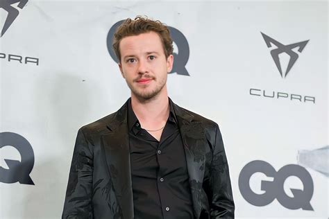 Joseph Quinn UK (Fanpage) on Twitter.
